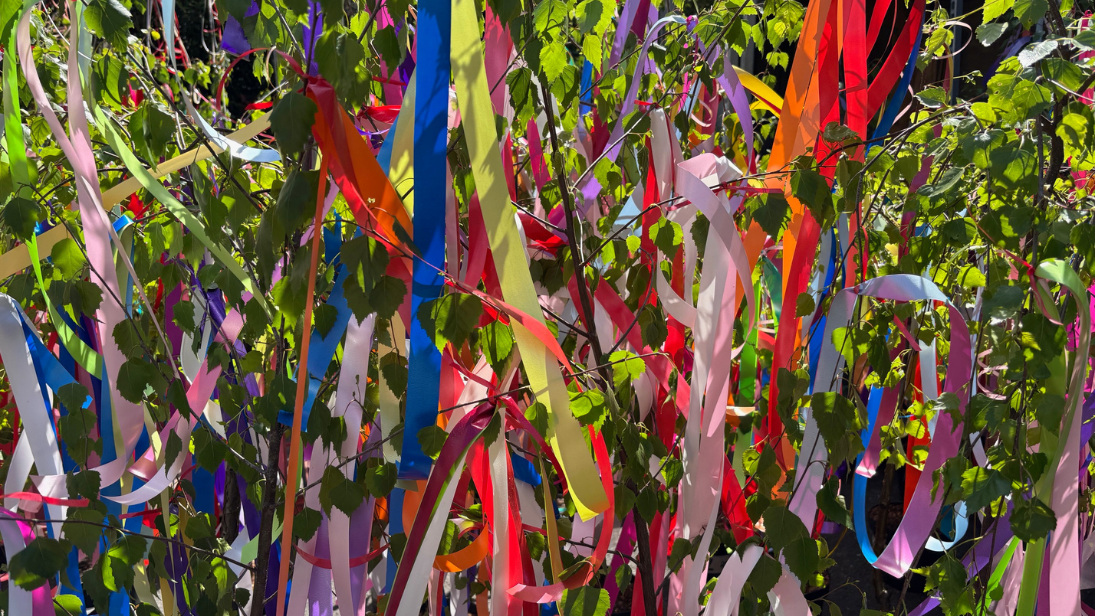 Auf in den Mai! © KÄNGURU/Sue Herrmann